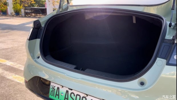 试驾零跑c01纯电最新落地价,新款零跑C01试驾