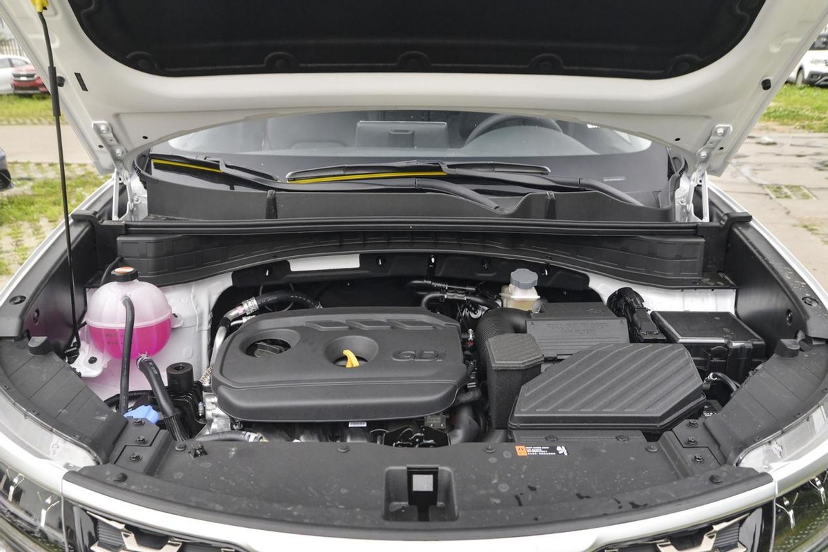 外观好看空间大的15万左右的车,2019款自动两驱2.0起亚kx5