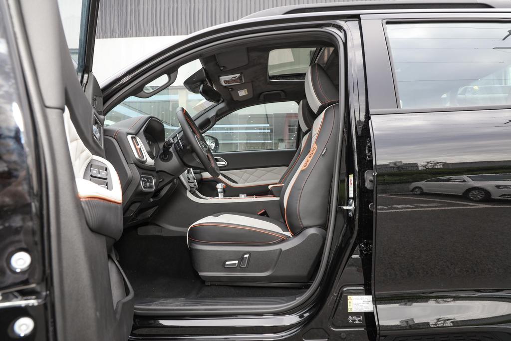 轩逸限时优惠3.80万欢迎试乘试驾,天籁限时优惠3.30万欢迎试乘试驾