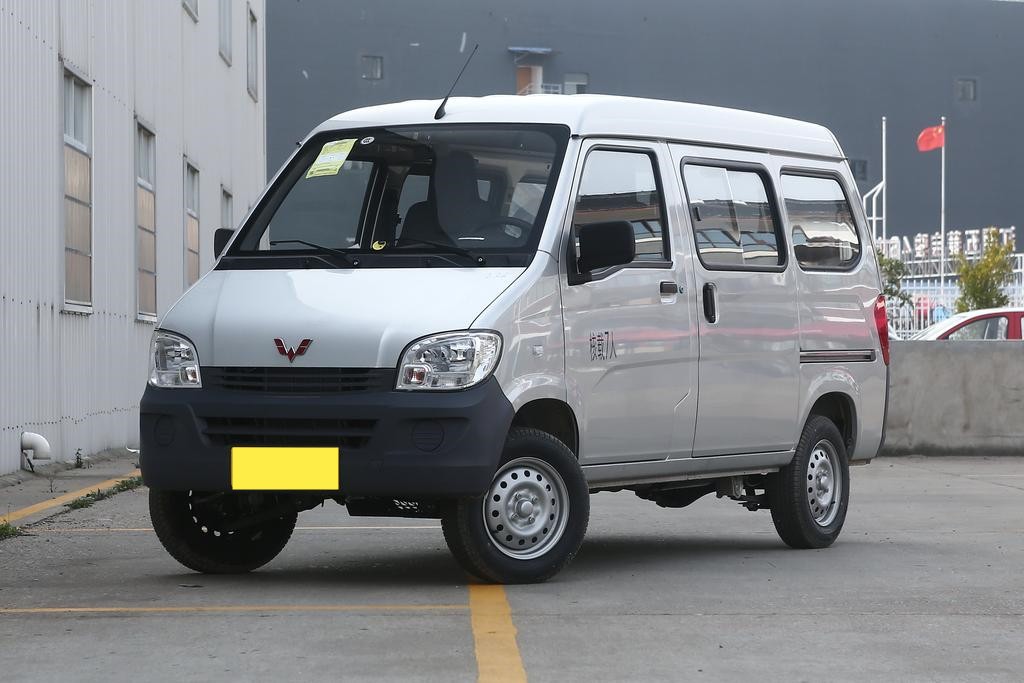 体验2019款五菱之光实用型，配1.2L动力，空间不错，价格很实惠