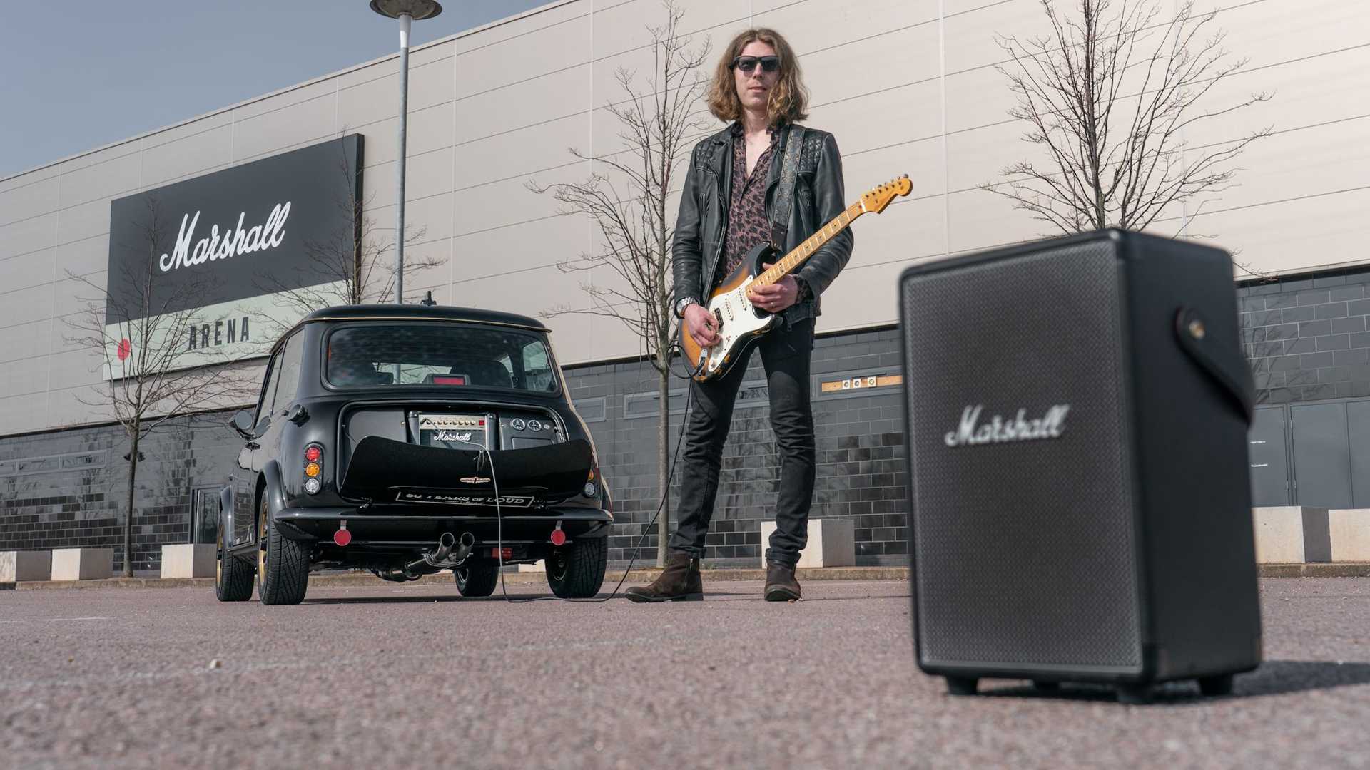 广场舞也能玩摇滚,可能你缺了一台mini马歇尔特别版改装车