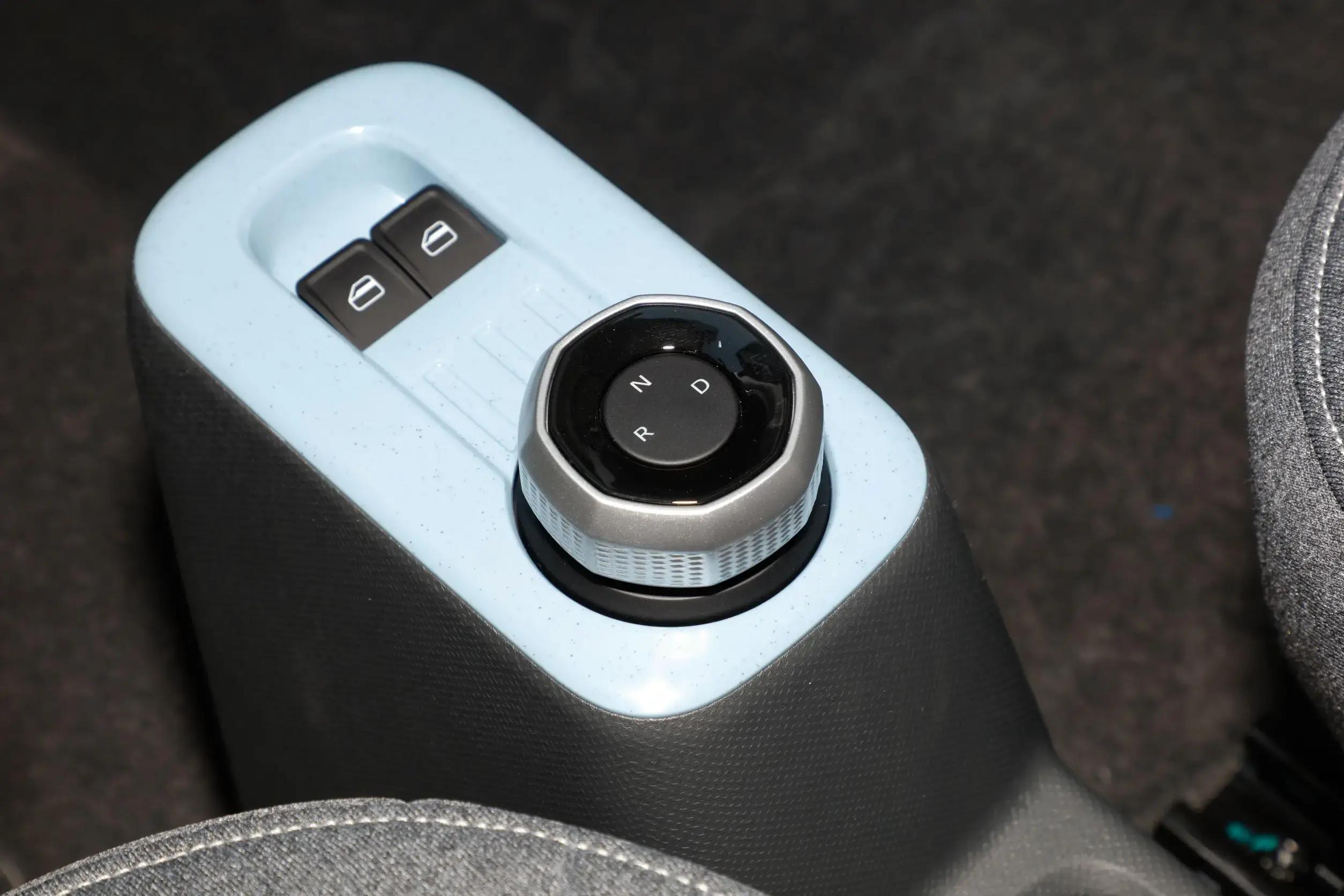 吉利熊猫mini亚运版对比宏光mini,吉利熊猫mini全方位评测