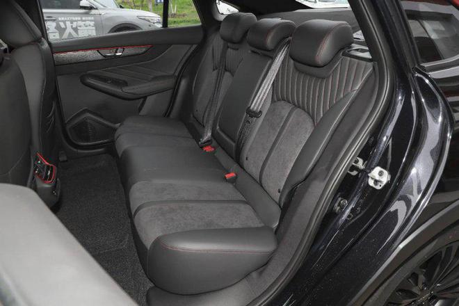 一公里仅需5毛钱，奕炫MAX让我余额多多