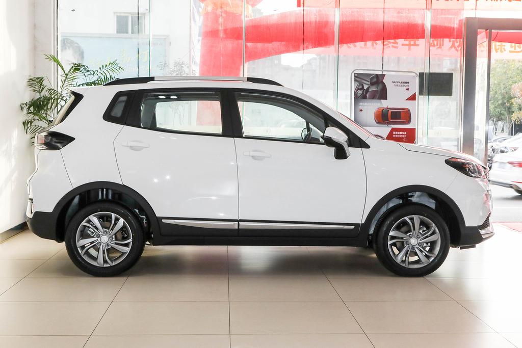 长安cs15买车详情,买新车长安cs15有官方优惠吗