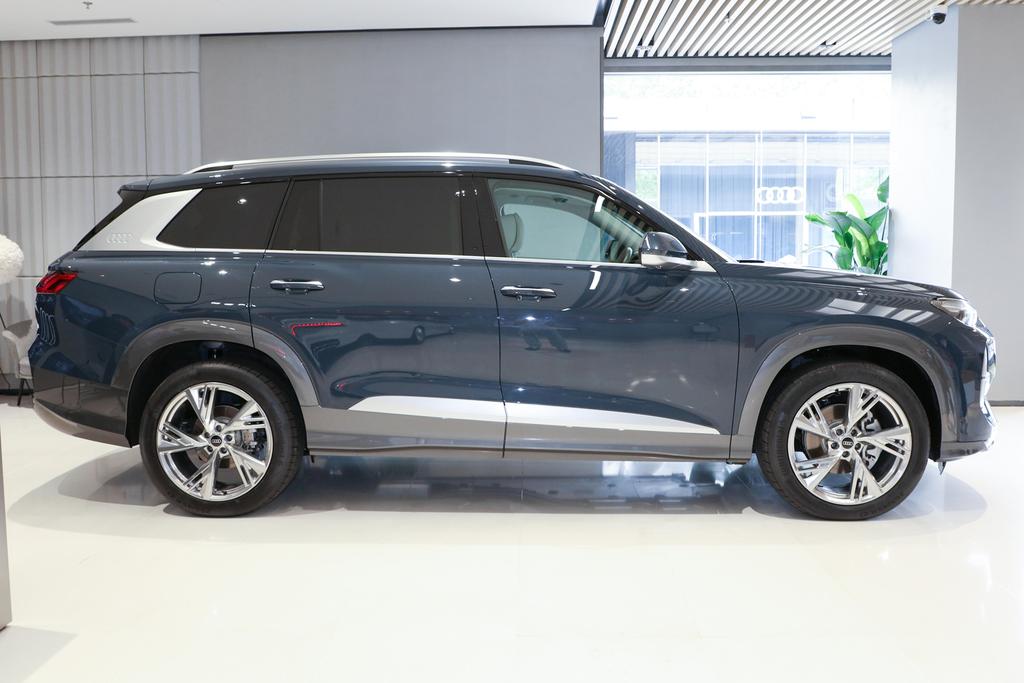 奥迪q62023款落地多少钱试驾,全网首试上汽奥迪q6开起来如何