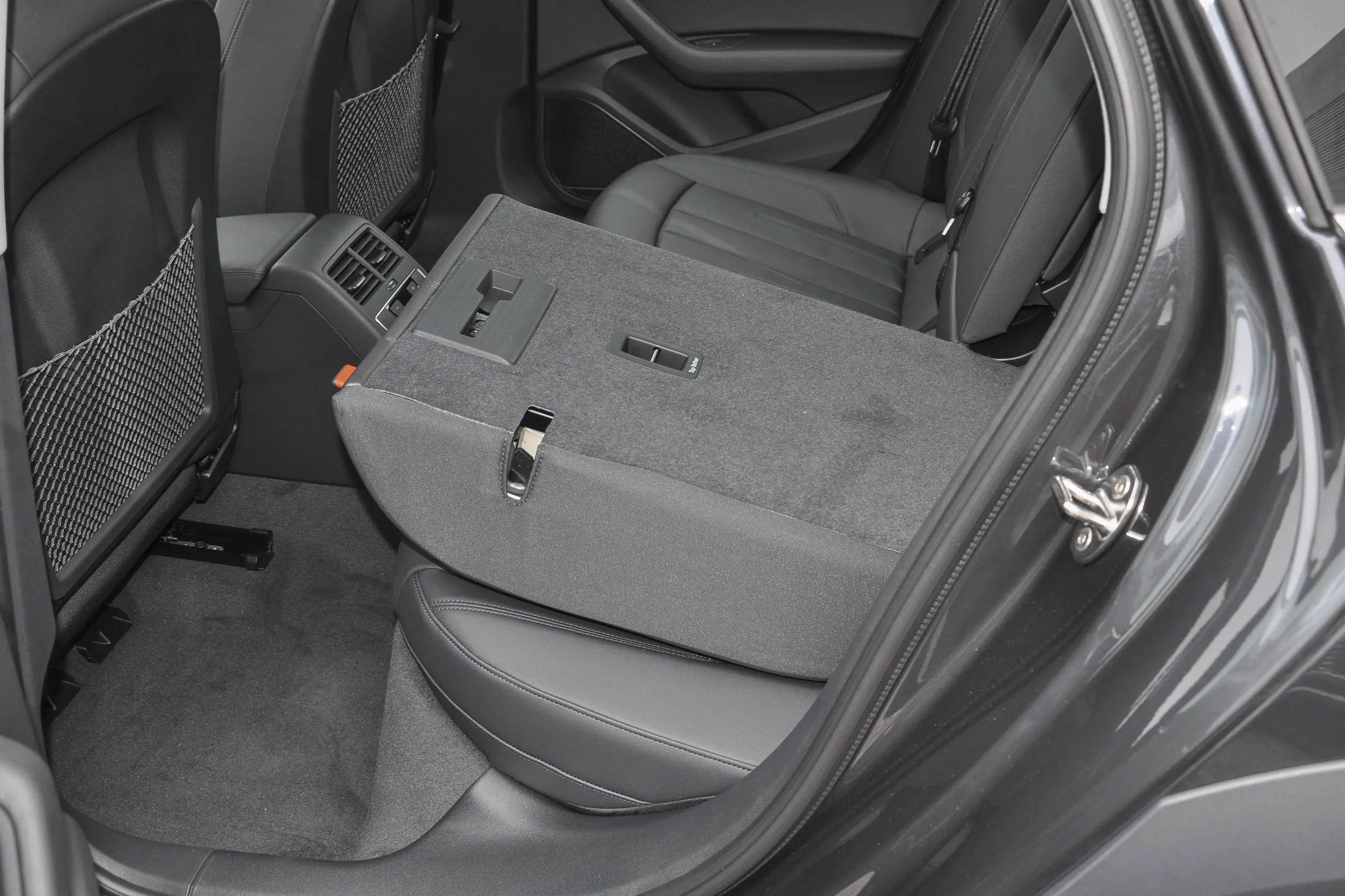 奥迪a4旅行车allroad2021款,奥迪a4旅行车allroad最新款