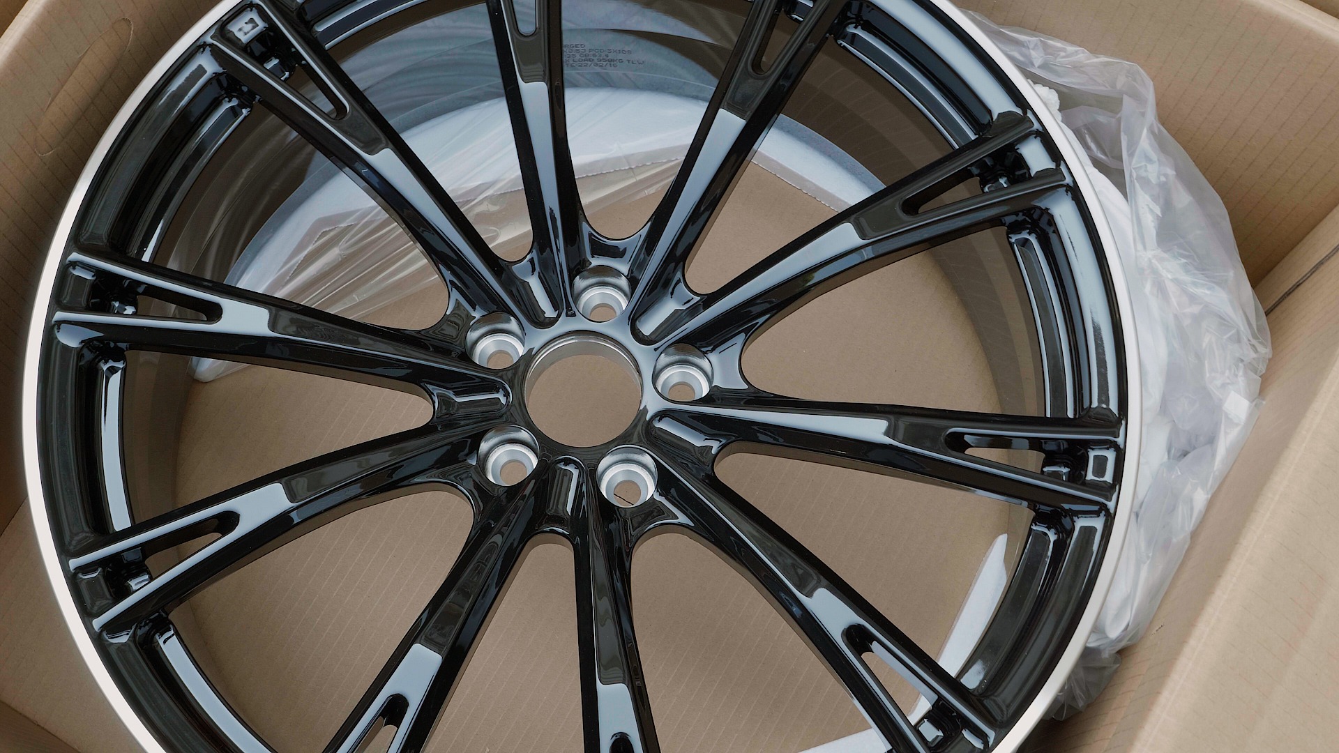 14寸轮毂改16寸轮毂年审能过吗,轮毂改装要看什么数据