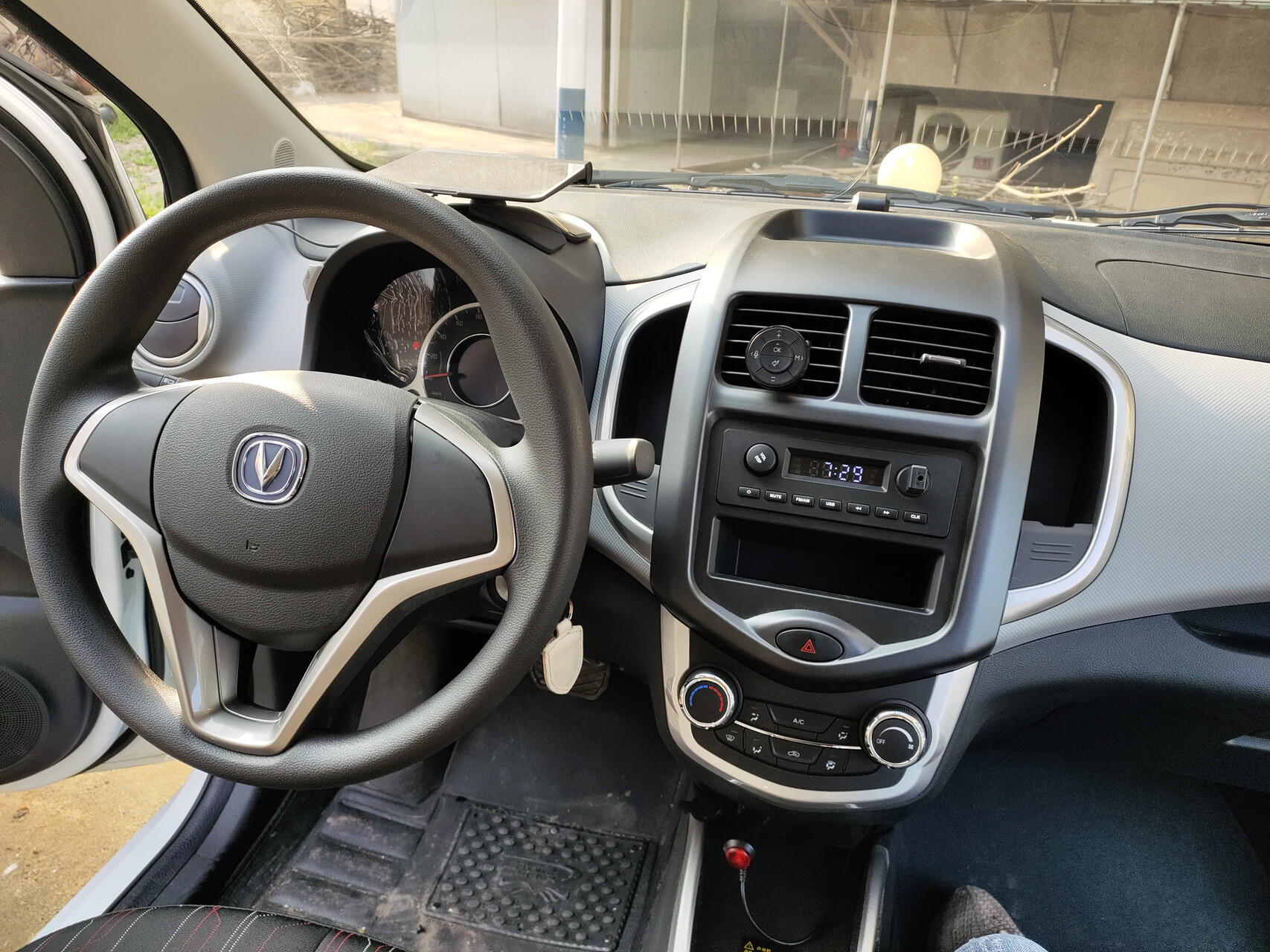 长安奔奔E-Star国民版使用半年感受,比油车省钱,但也有不少缺点