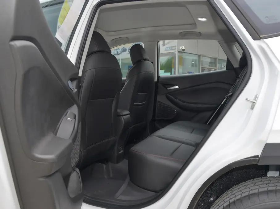 雪佛兰创酷实拍顶配,新款雪佛兰创酷实车曝光