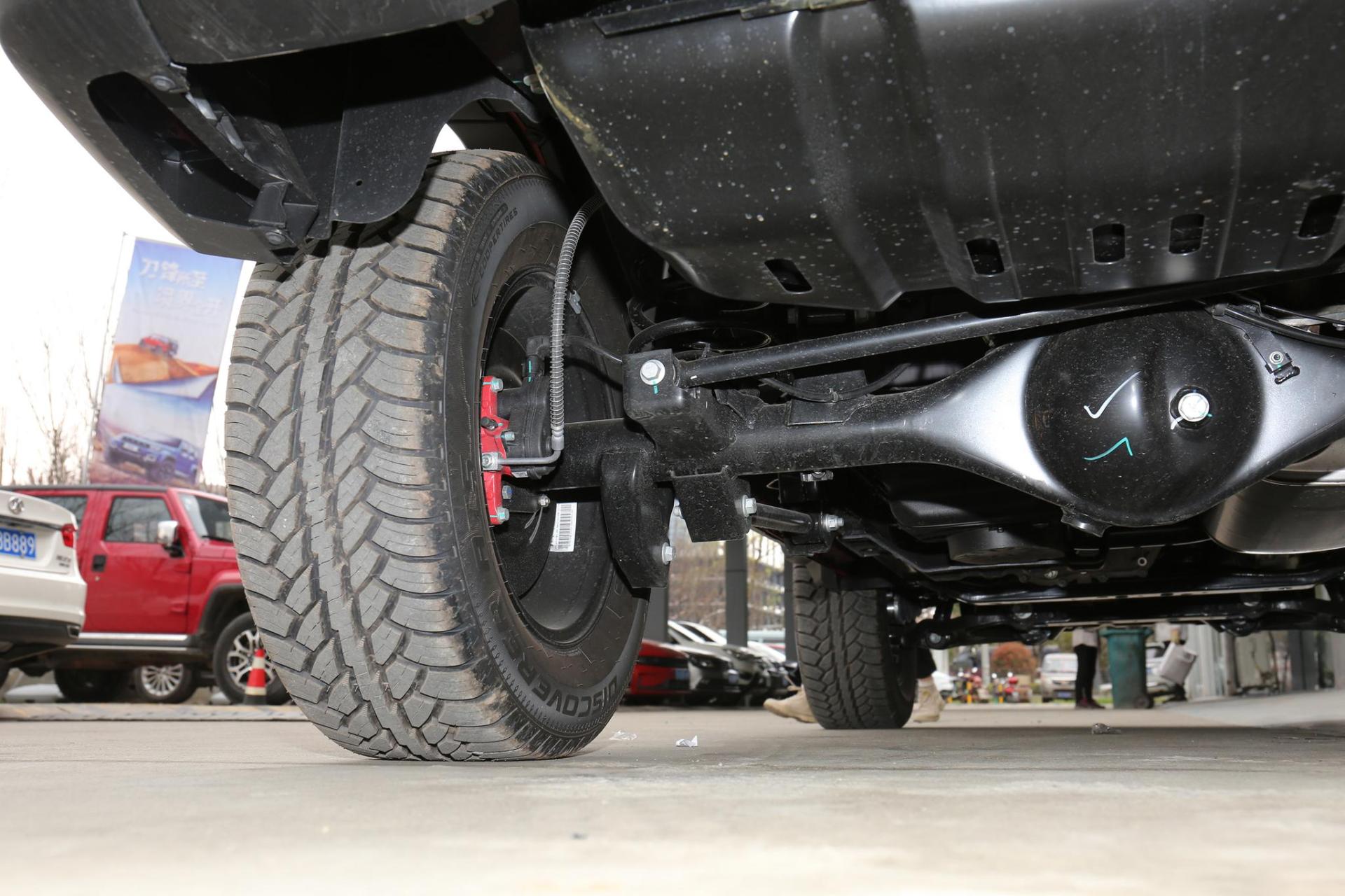 黑武士北京bj40越野实测,坦克300BJ40越野对比