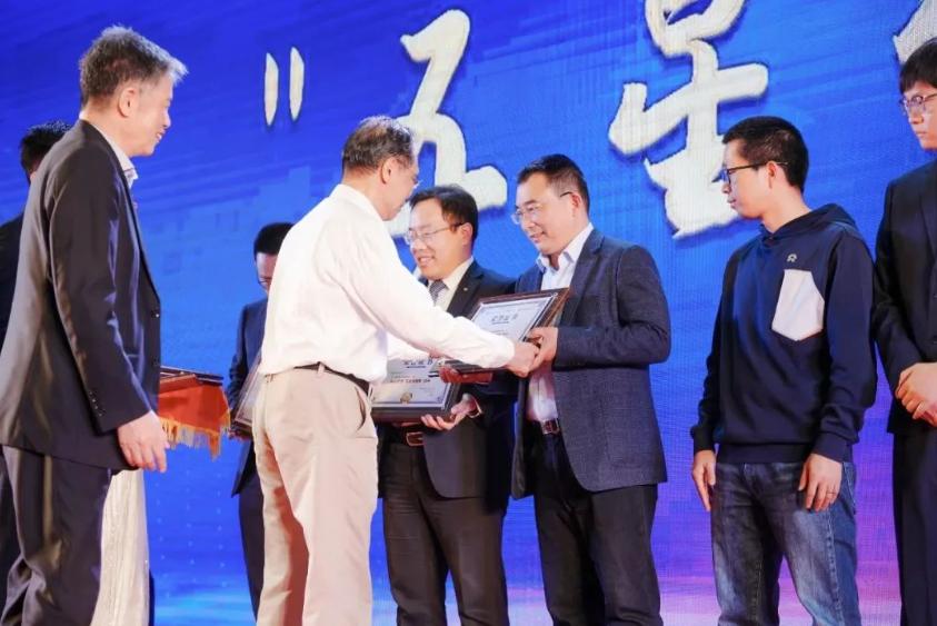 华为问界m7智能驾驶评测,华为问界m7高阶自动驾驶测评