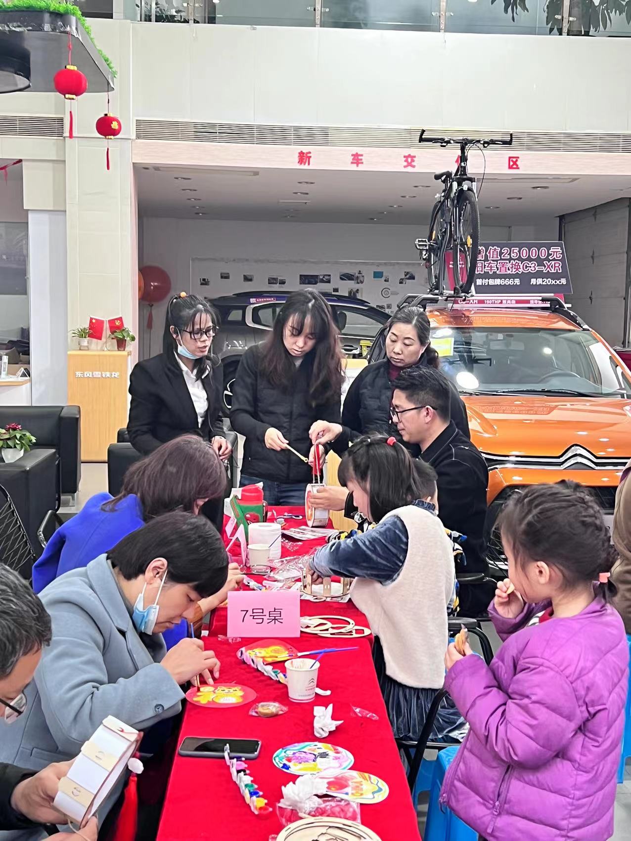 幼儿园庆元宵节亲子手工灯笼,亲子手工灯笼展