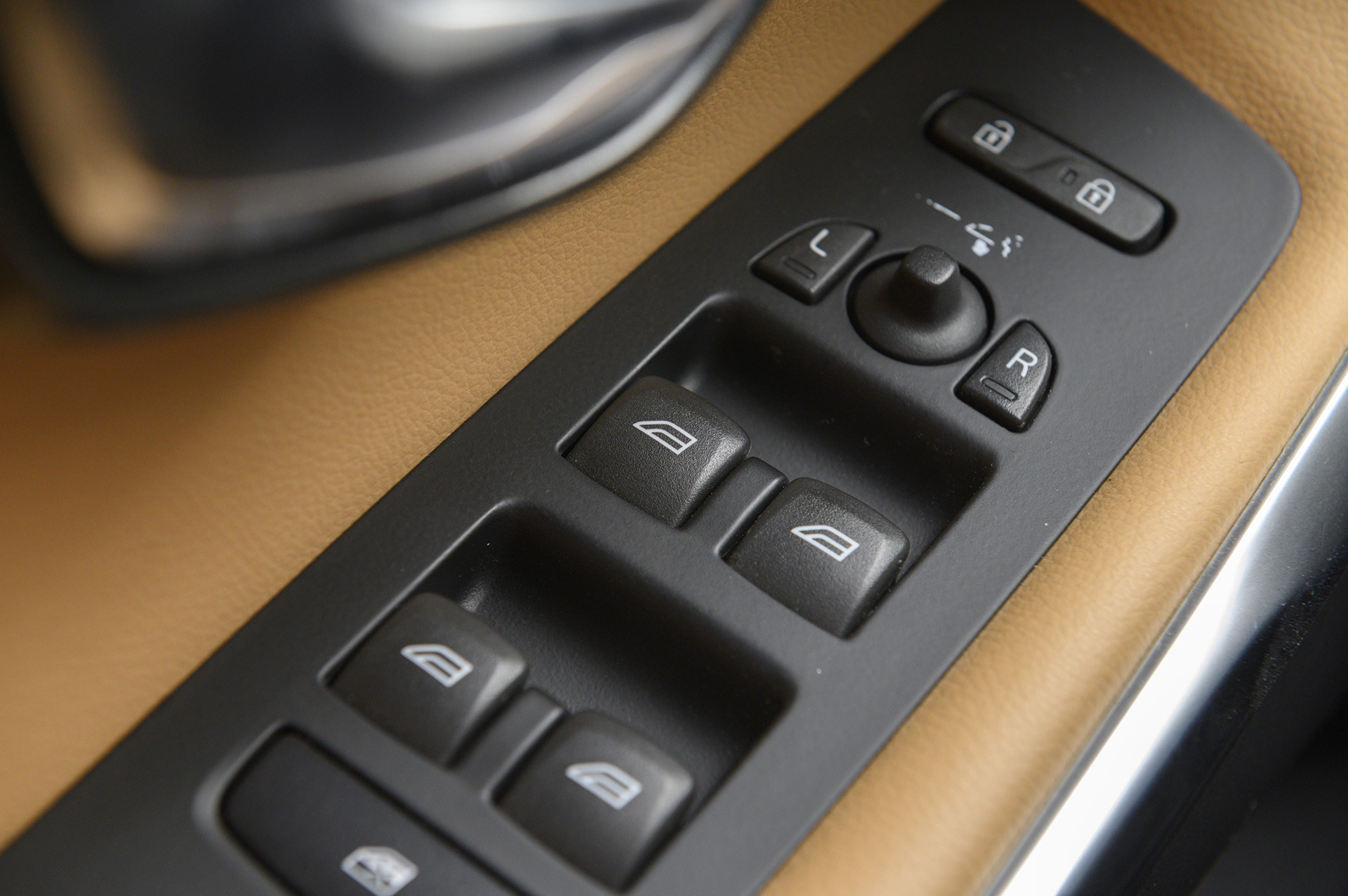 二手沃尔沃v40怎么选,v40沃尔沃二手多少钱