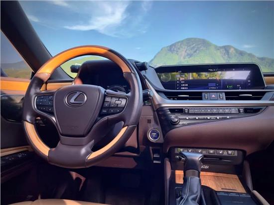 全家感到舒适新款七代ES年轻时尚