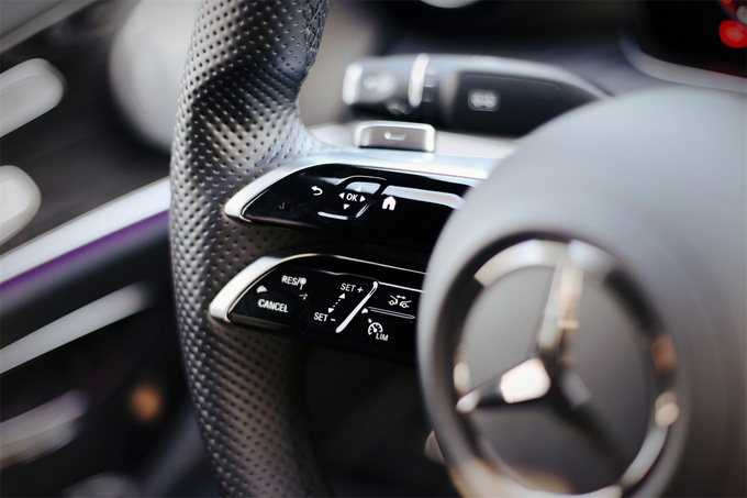 奔驰e标轴买260还是300,奔驰a级180评价