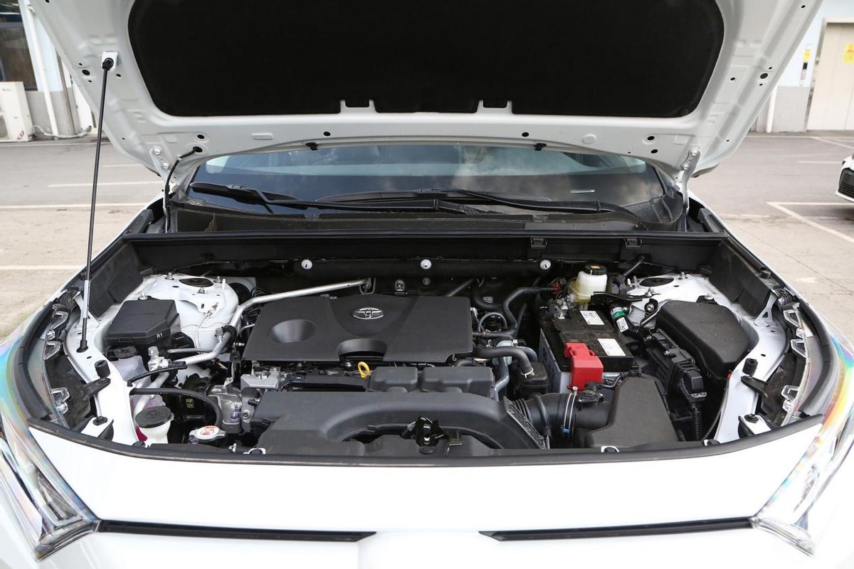 详解一汽RAV4荣放，两种动力可选，能否兼顾性能和节能？