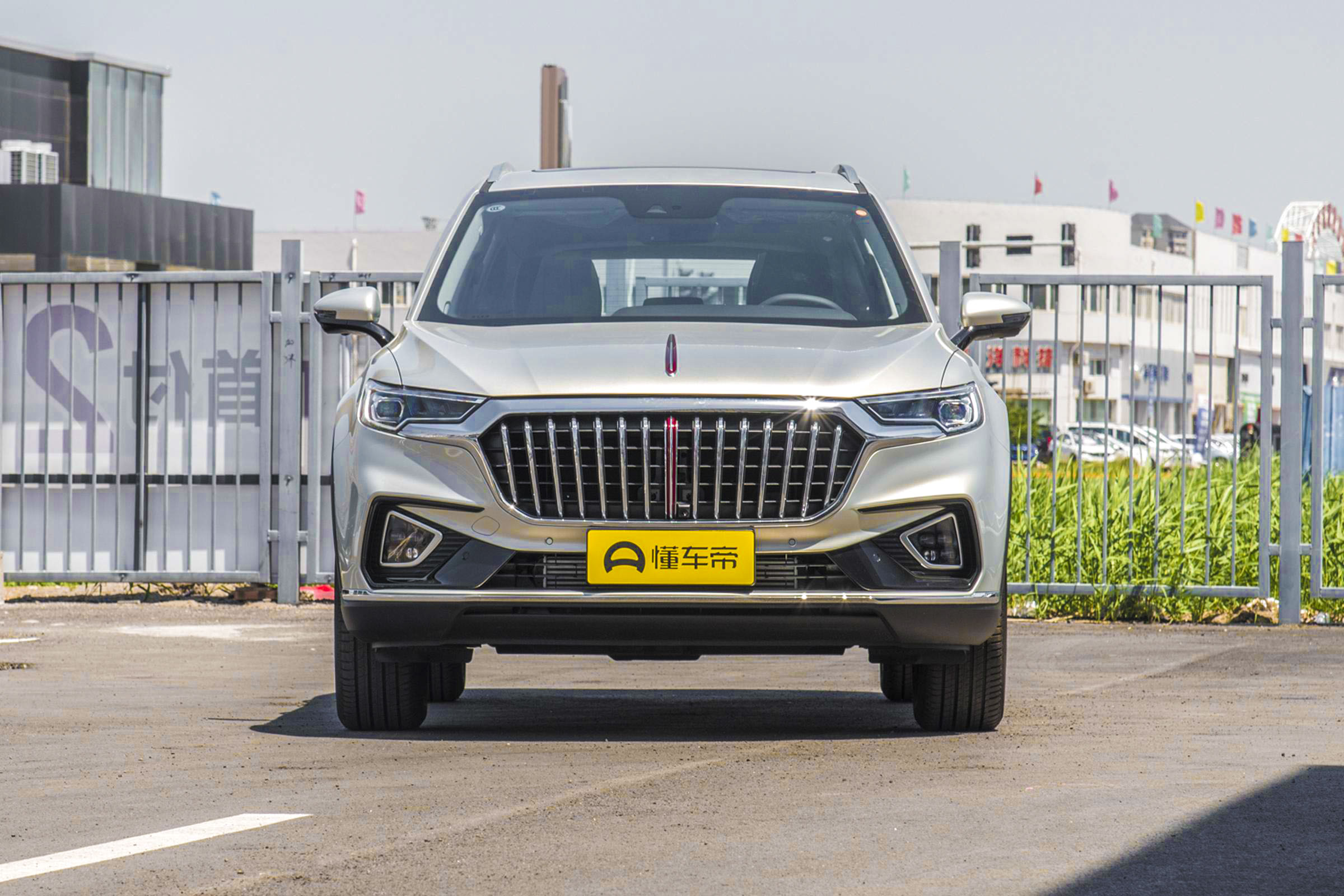 红旗suv车hs5保养价格,红旗hs5异地买车本地保养