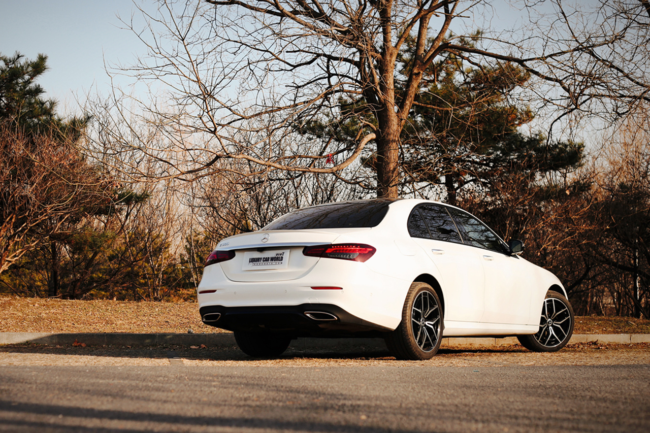 奔驰e标轴买260还是300,奔驰a级180评价