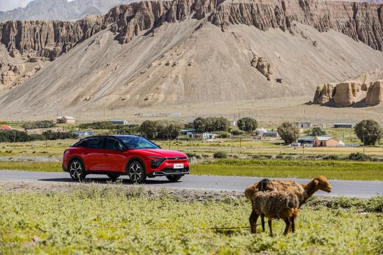 舒适座舱，从容旅行自驾无忧