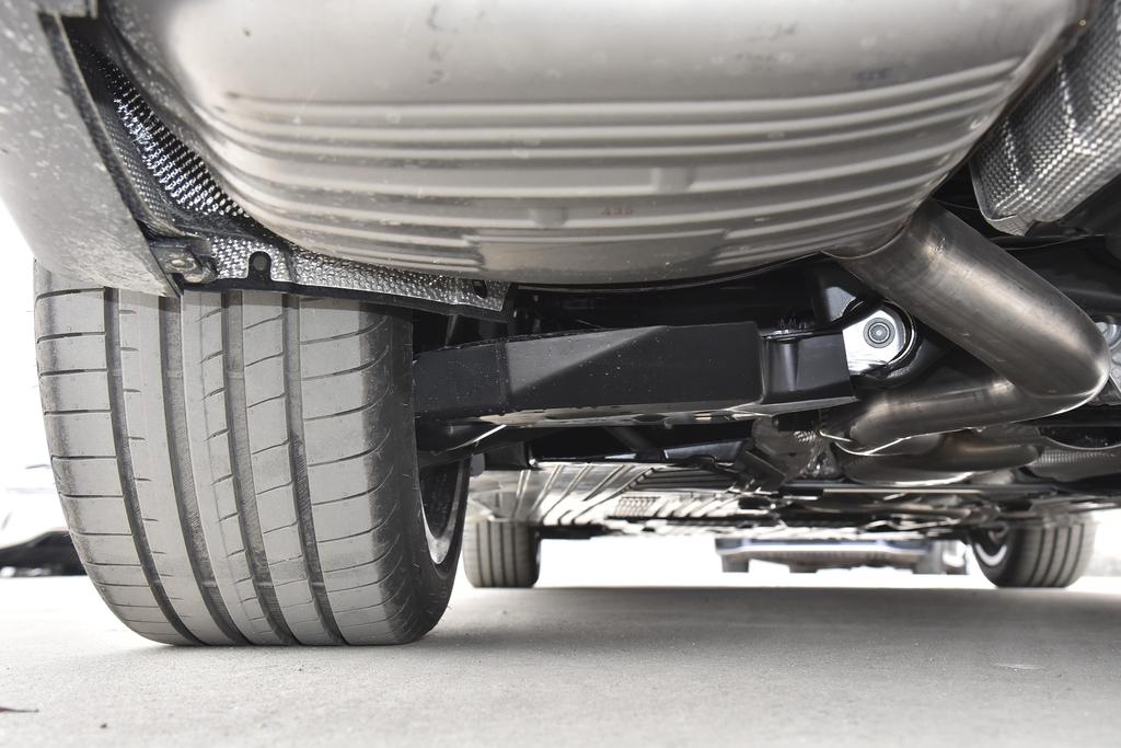 奔驰c级amg2010款油耗,奔驰c级200l运动版油耗