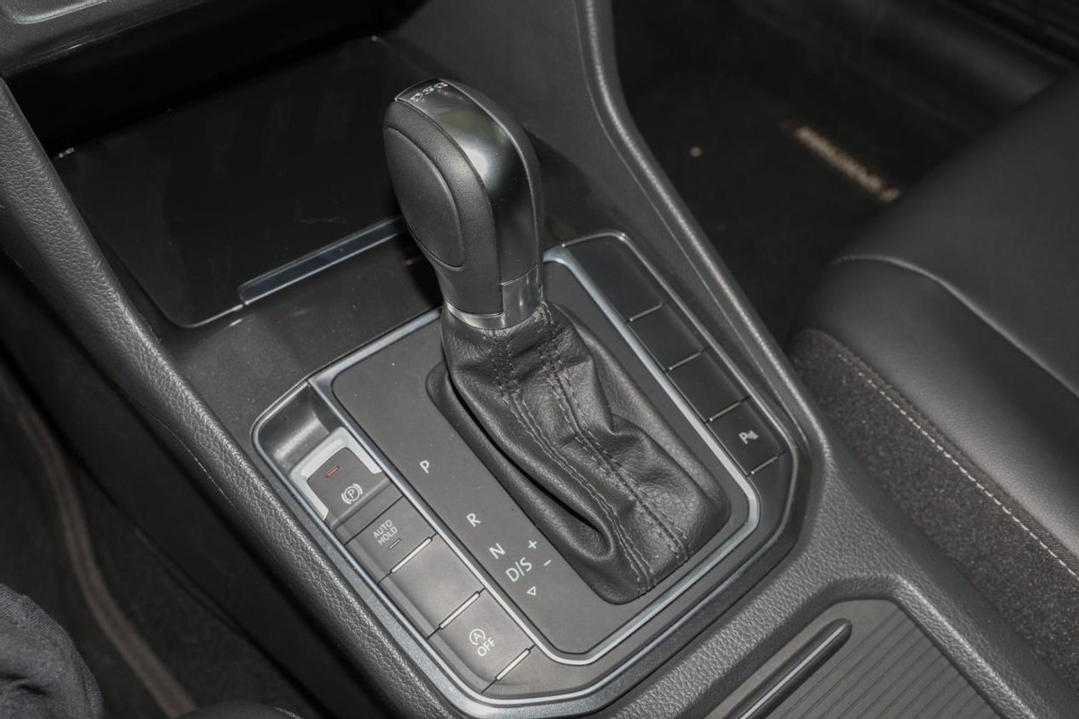 实拍高尔夫·嘉旅1.4T自动好奇型，卖16.48万，经济耐用家用不错