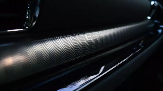 女性开宝马mini给人什么感觉,年轻人第一台车建议选宝马mini吗