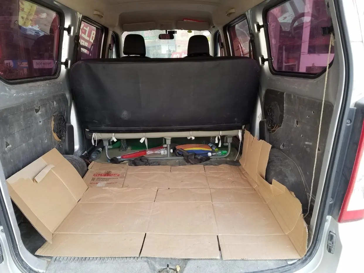 五菱荣光s1.5l全款落地多少钱,五菱荣光s新款