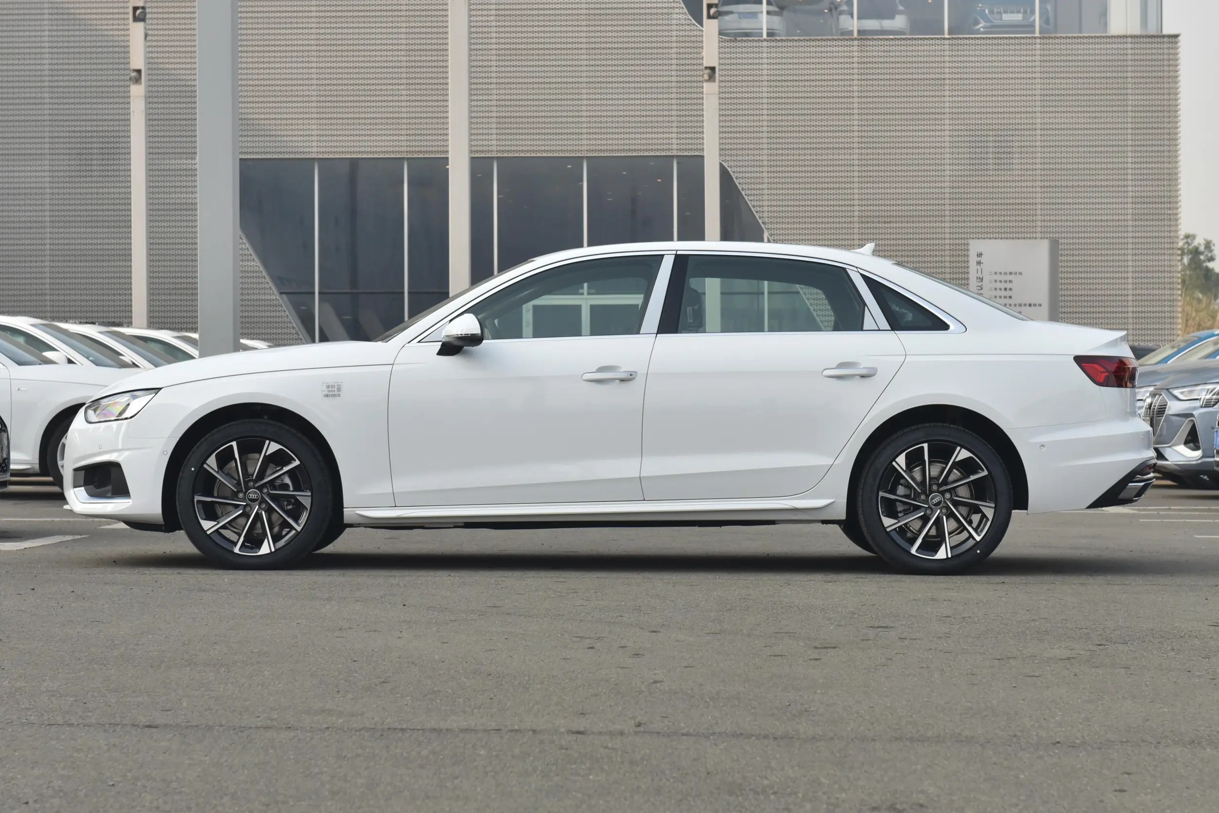 喜提2019年奥迪a4l,奥迪a4l动力强劲外观沉稳优雅