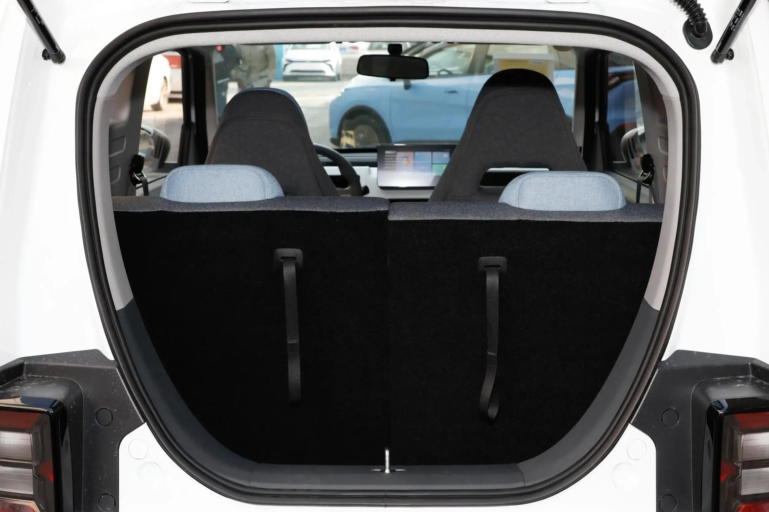 吉利熊猫和五菱宏光mini哪个大,吉利熊猫mini电动车价格