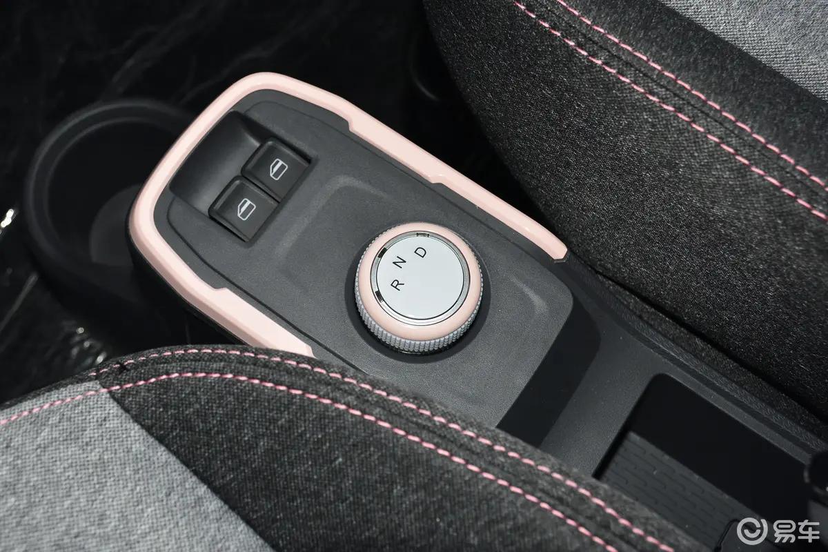 奇瑞QQ冰淇淋试驾,奇瑞qq冰淇淋试驾车跟正常一样吗