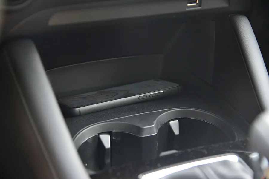 马自达3时尚版,马自达3昂克赛拉和宝马1系