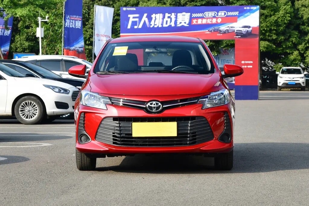 省油又便宜的七座合资车,省油省心价格7-8万的车