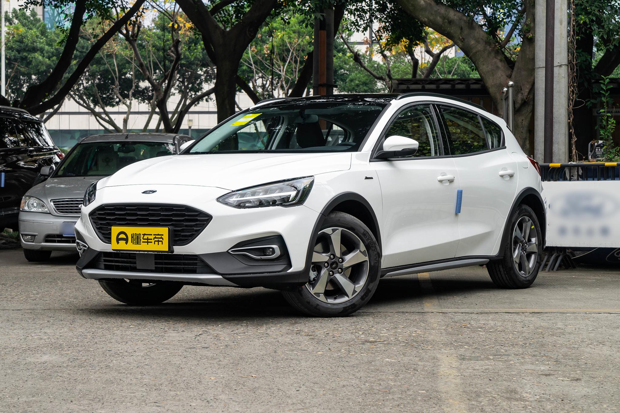 福特福克斯跨界版怎么样,福克斯哪款是四缸发动机at变速箱