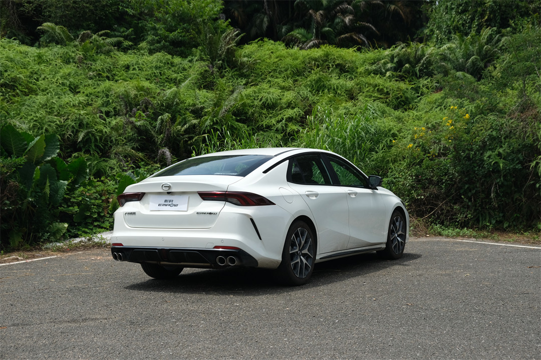 10万左右性价比高的车影豹,传祺影豹10万轿跑