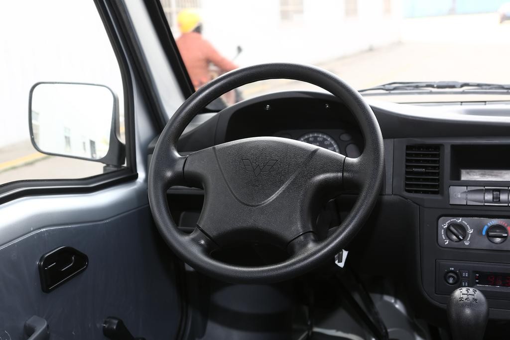 五菱之光2座封闭式2019款,五菱之光2020用车体验