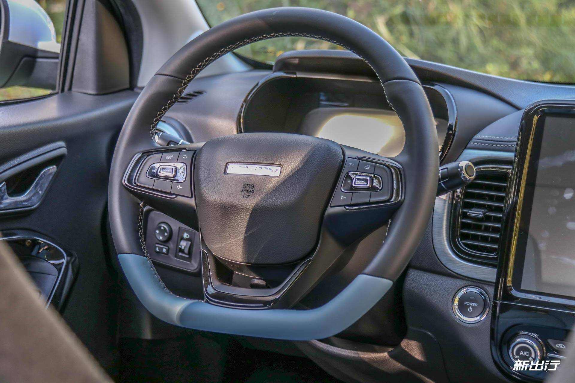 19款奇瑞小蚂蚁驾驶感受,奇瑞小蚂蚁甜粉款半糖55kw测评