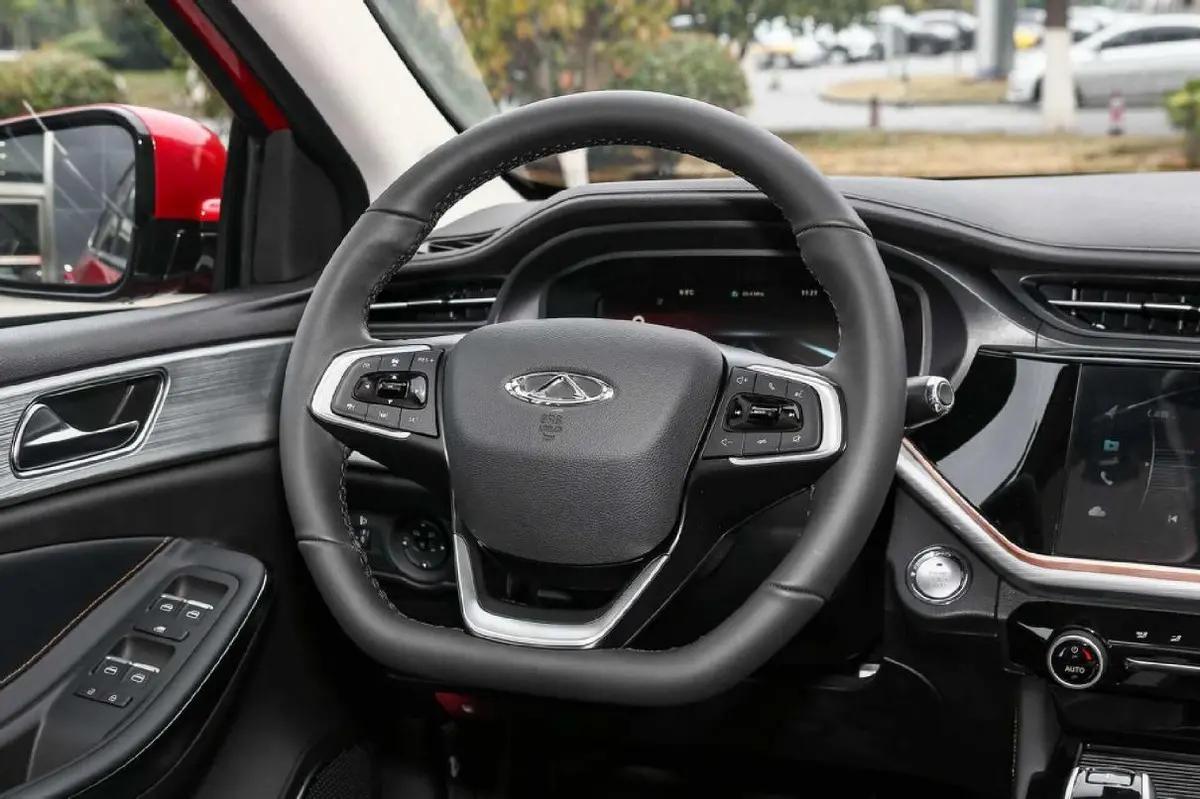 顶配9.99万，两套动力可选，全系自动挡，省油好开