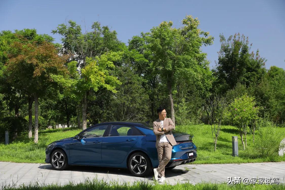 万元a级家轿试驾北京现代伊兰特,现代伊兰特1.5llux尊贵版最新落地