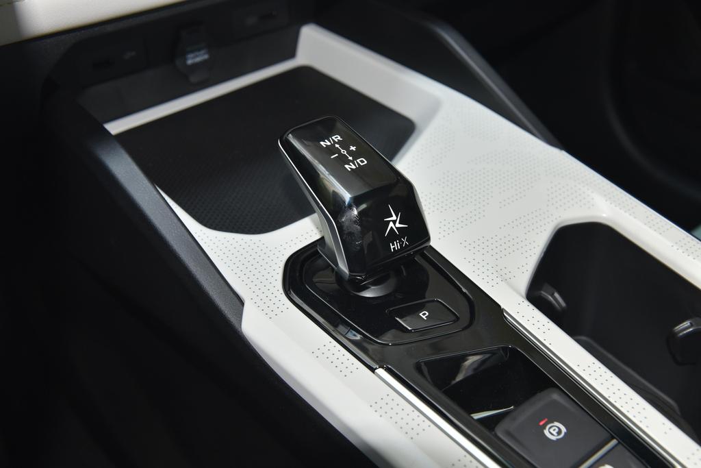 帝豪雷神混动2024款冠军版,可油可电可增程