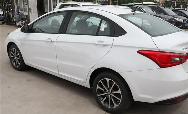 艾瑞泽5PRO开着不错工薪家庭买得起，适合自己的就是最好的