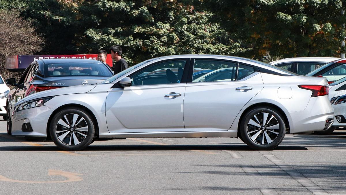 日产天籁2.0悦享版试驾高速,日产天籁2.0自吸动力