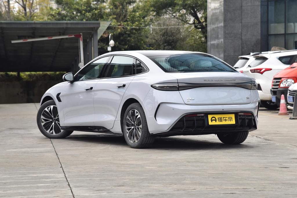 比亚迪海豹冠版售价,比亚迪海豹dmi冠军版