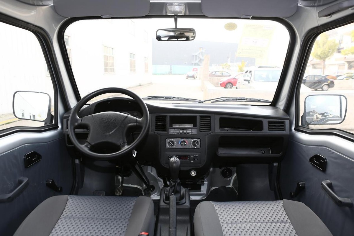 个人买货运版五菱之光有什么弊端,新的五菱之光最便宜多少钱