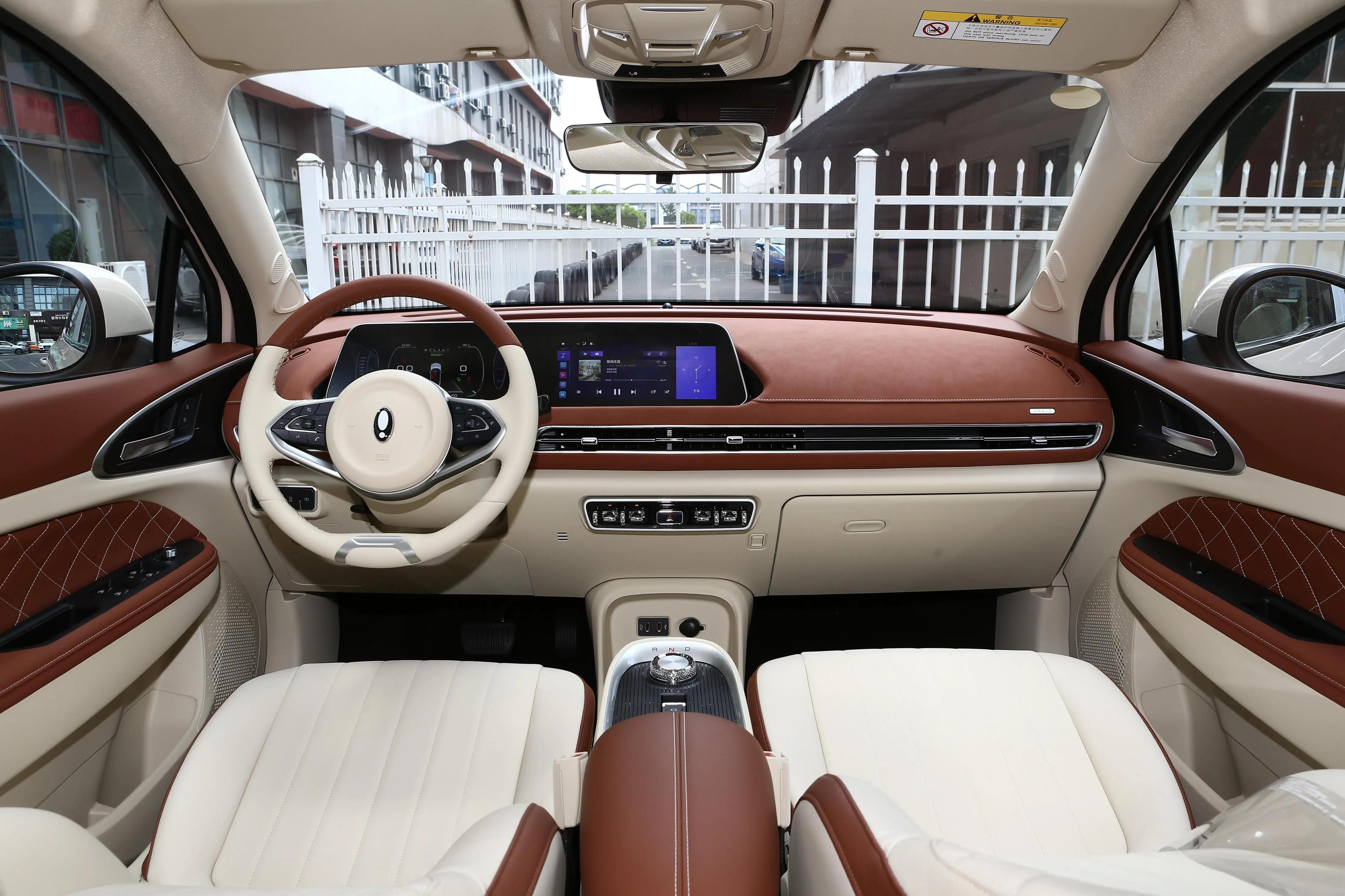 小姐姐开的燃油版车6万超高颜值 (适合小姐姐代步神车)