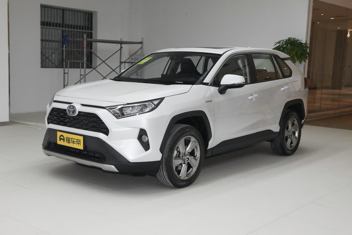最新款rav4荣放2.5混动版,rav4年轻人开的多吗