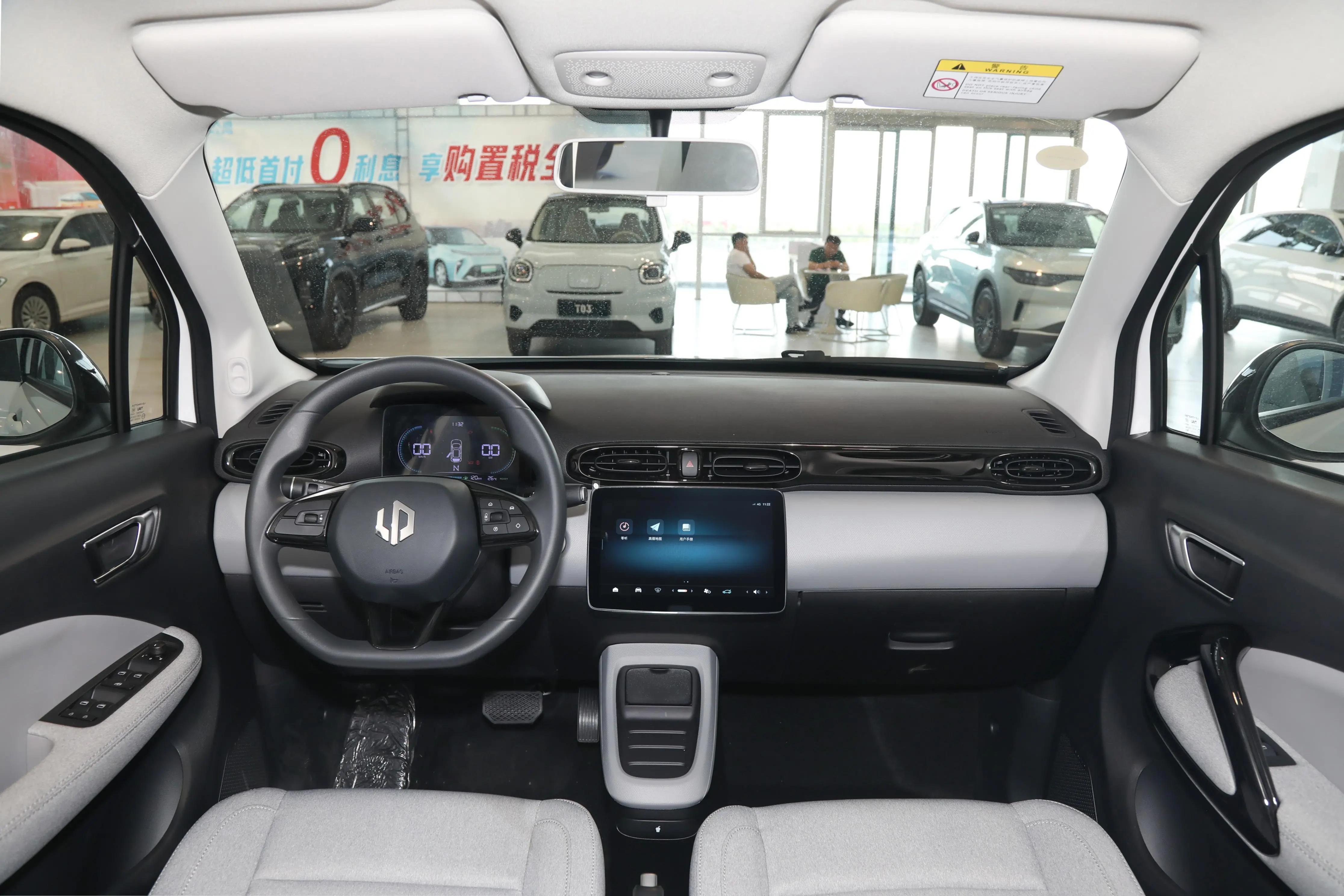 价格最低的新能源汽车零跑t03,新能源中续航最长的一款车零跑t03