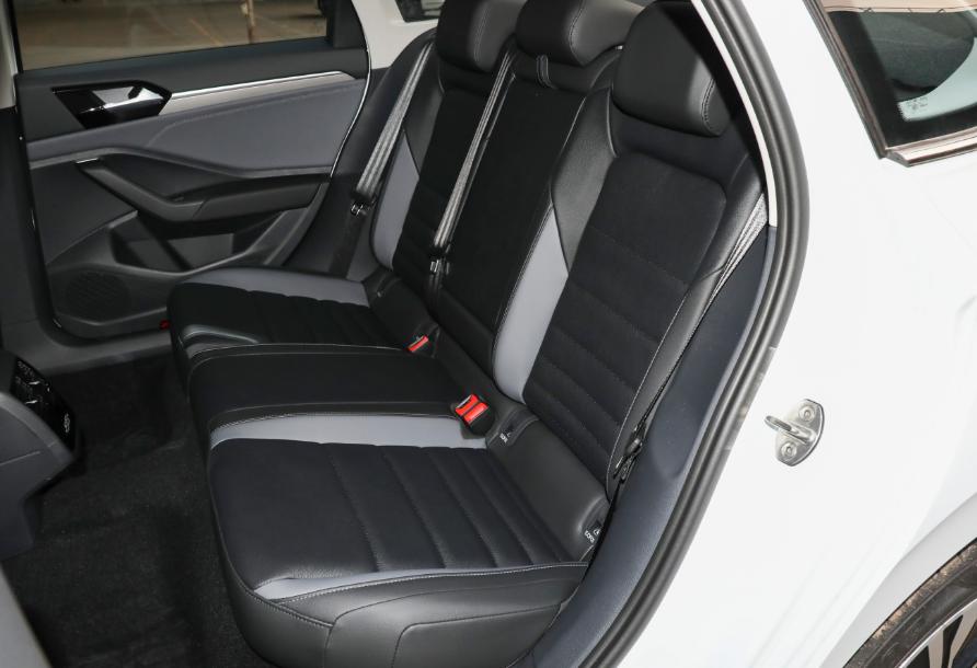 威朗pro2022款和速腾买哪个,别克威朗pro乐享版对比速腾区别