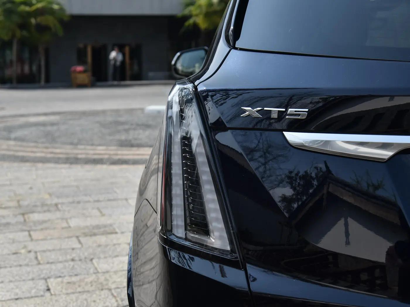 自适应巡航凯迪拉克xt4,凯迪拉克xt5黑武士闪亮登场