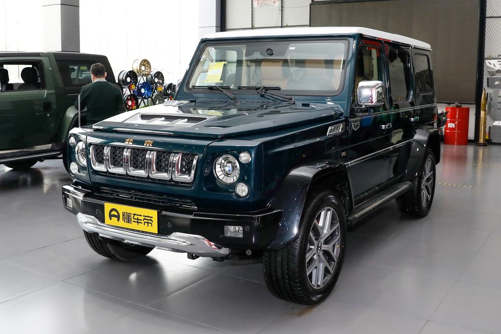 3.0tv6插电混越野车,搭6.2升v8引擎