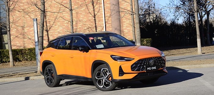 上汽名爵mgone全新上市,名爵mgone第一视角试驾